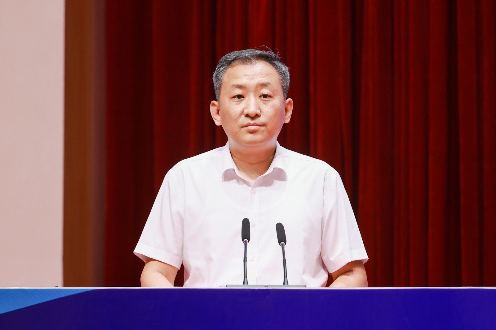 1726636707783175KMpy.jpg 领导2.jpg